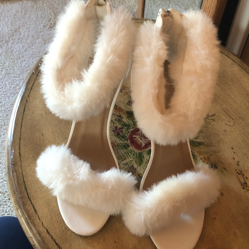 Anne Michelle white Fur-Trimmed Heels